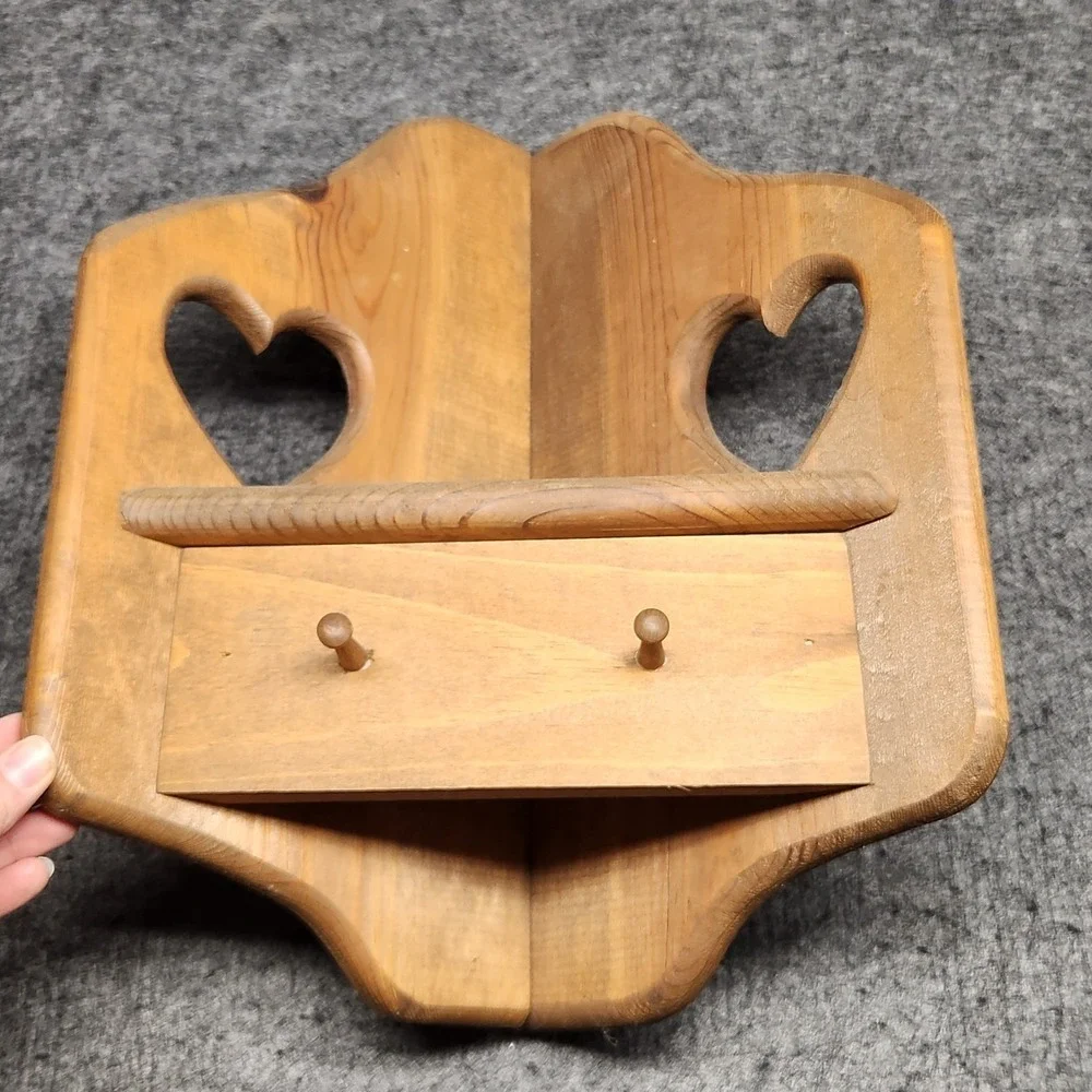 Vintage Wooden Heart Cutout Corner Wall Shelf With Pegs Cottagecore Country 16